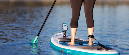 4 Must-Have Stand Up Paddleboard Apps and How to Secure Your Phone on the Water