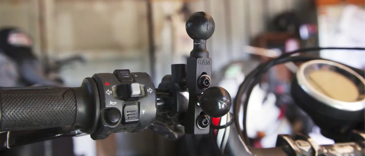 How to Use the Brake/Clutch Reservoir Base for Your Motorcycle