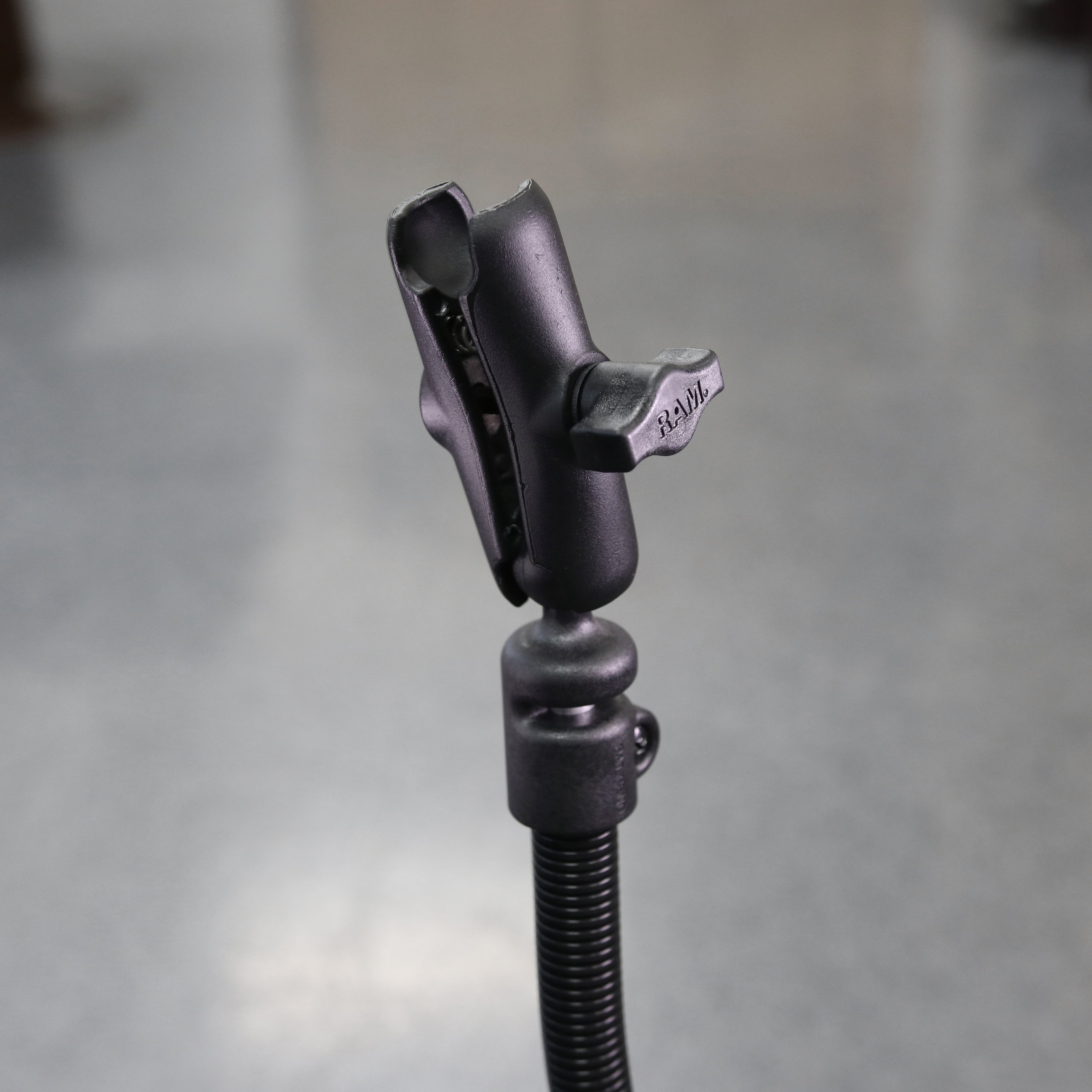 RAM® Tough-Claw® with RAM® Flex-Rod™ 26