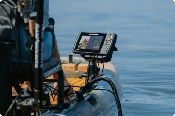 Fishfinder op een verstelbare mount