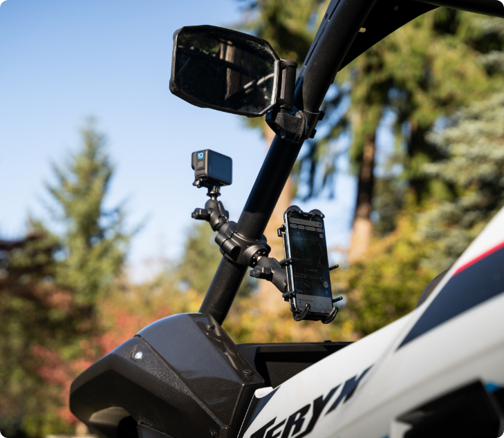Klembases voor telefoon en camera op UTV-roll cage
