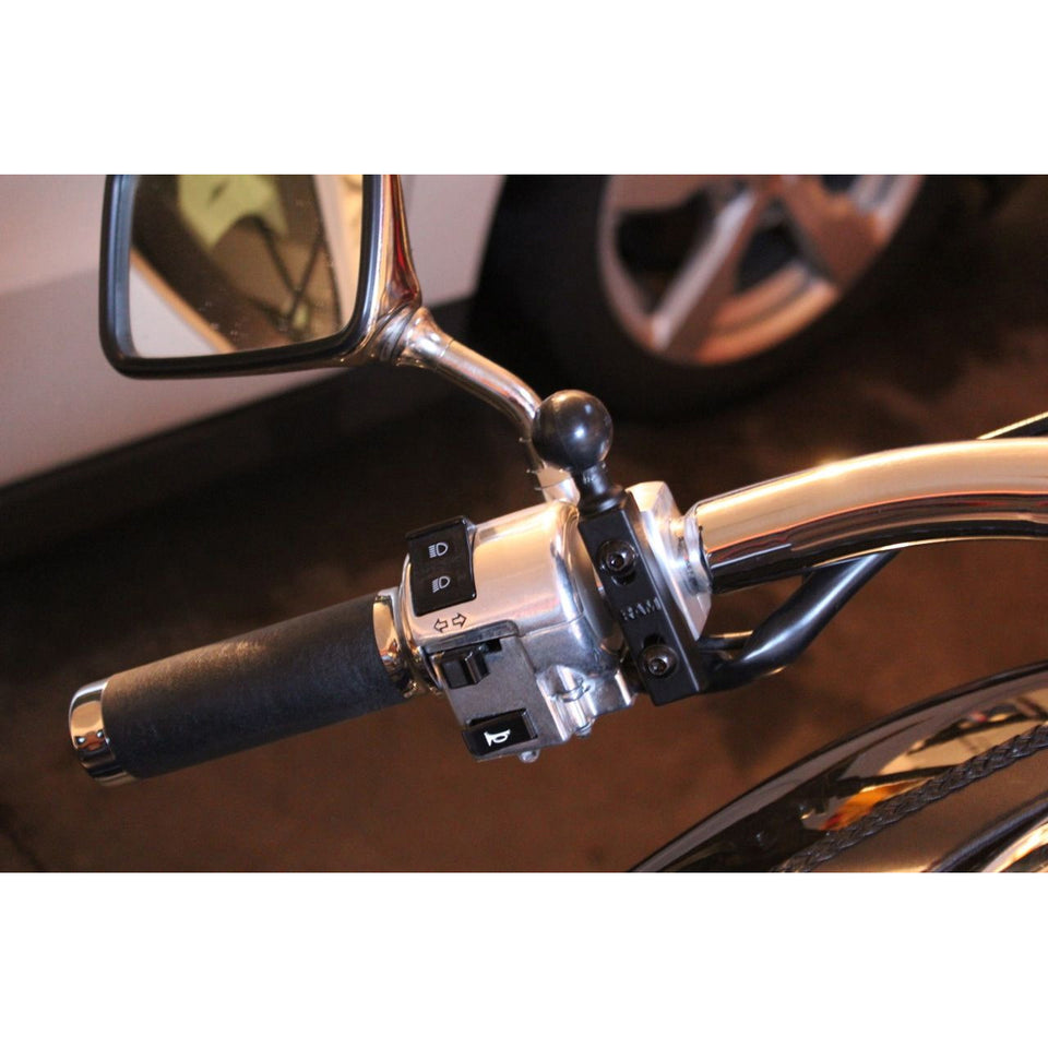 RAM® Motorcycle Brake/Clutch Reservoir Mount with Diamond Plate Medi
